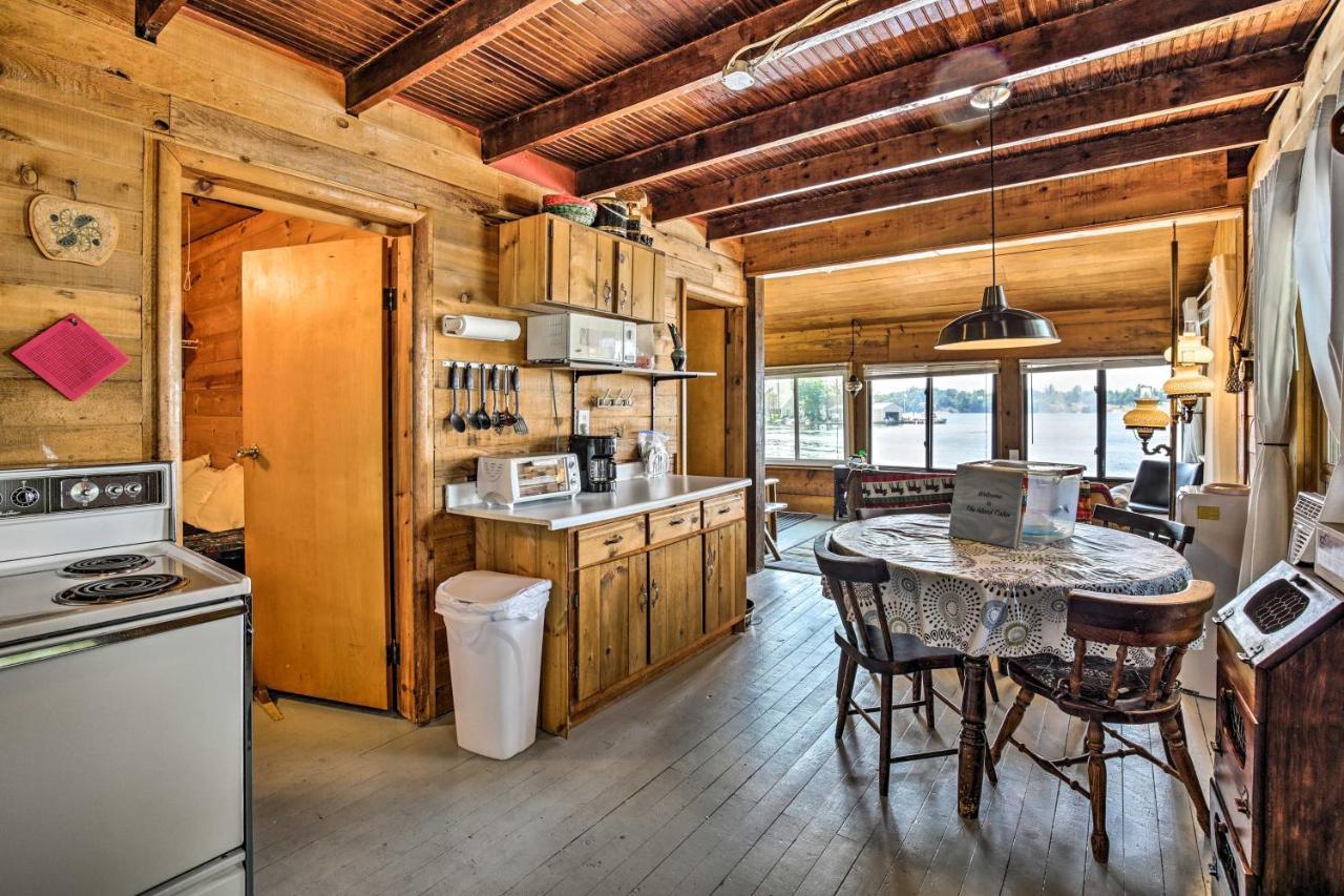 Private Island With Land Access Cabin Hammond Exterior photo