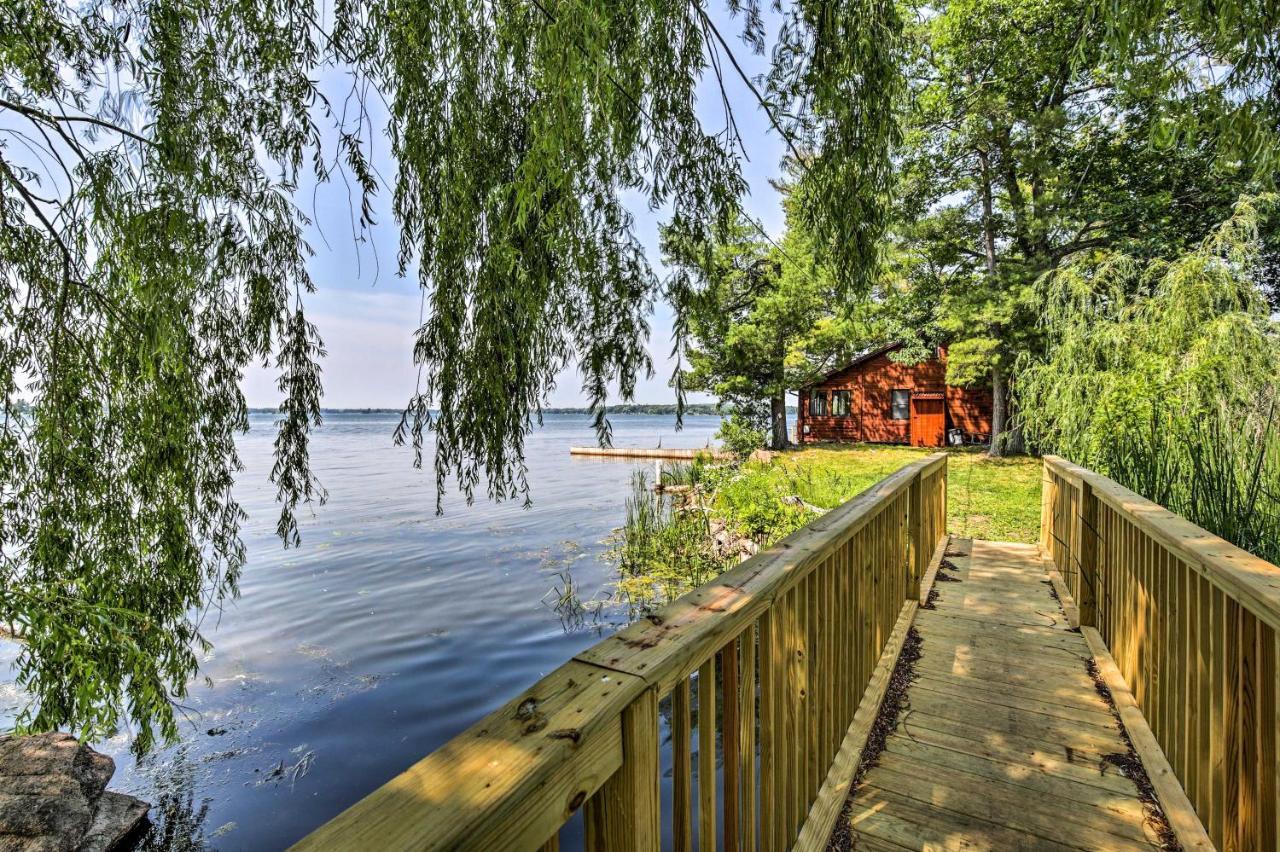 Private Island With Land Access Cabin Hammond Exterior photo