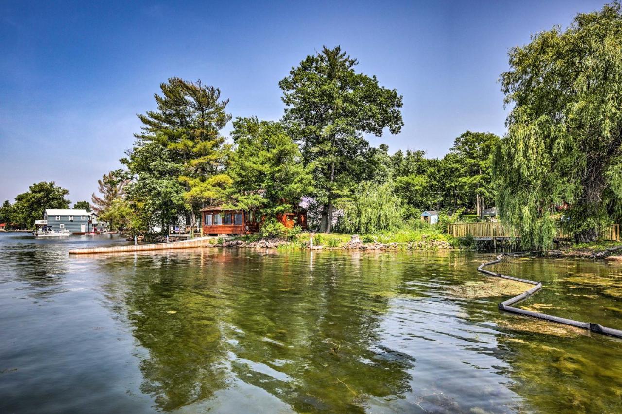 Private Island With Land Access Cabin Hammond Exterior photo